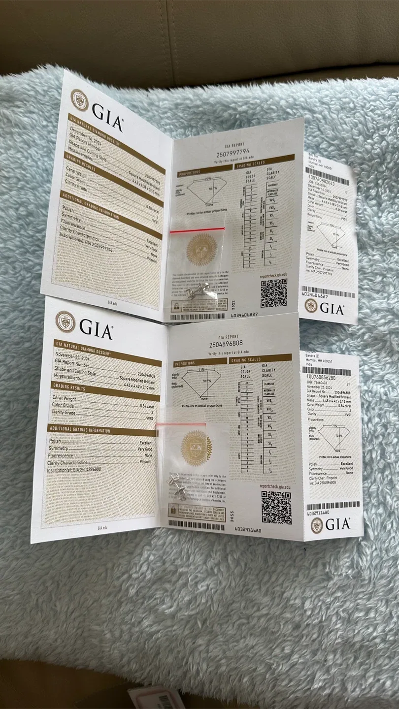 Negotiable Natural Diamond Stud Earrings with GIA 18k White Gold image indicator(3)