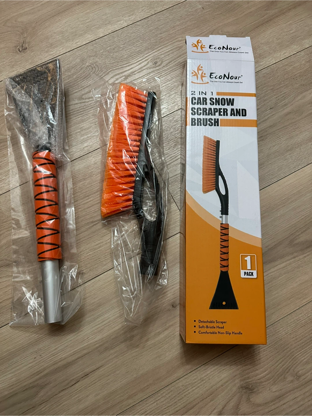 EcoNour 2-in-1 Car Snow Scraper & Brush - New!