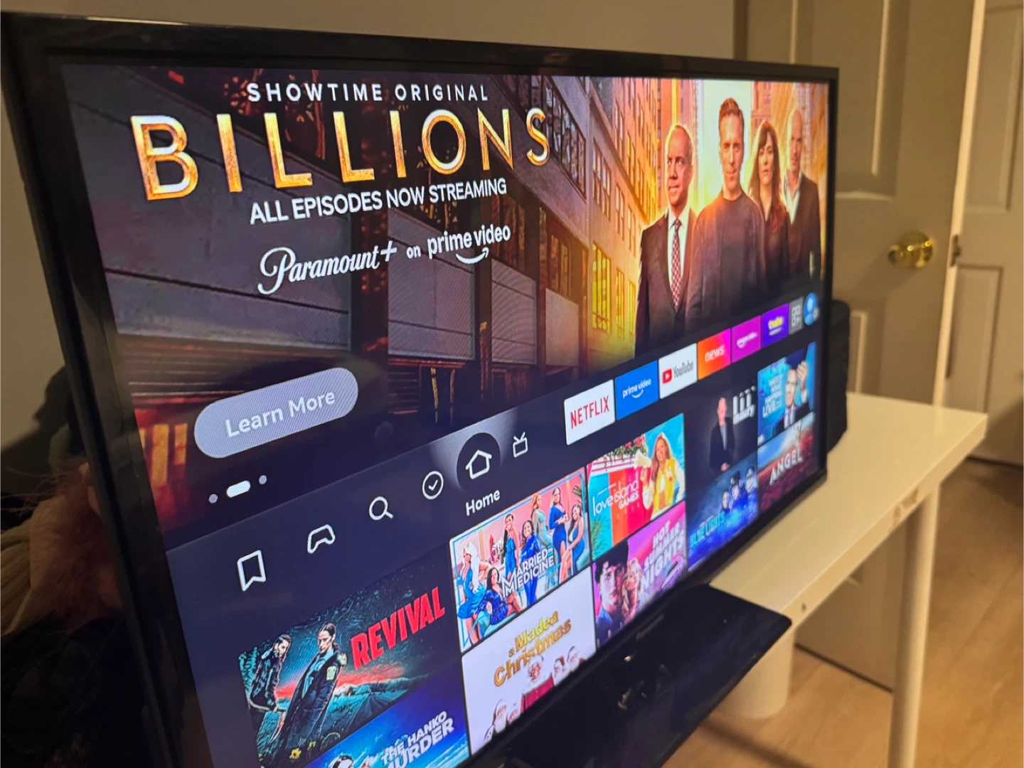 Panasonic 28” TV – Excellent Condition