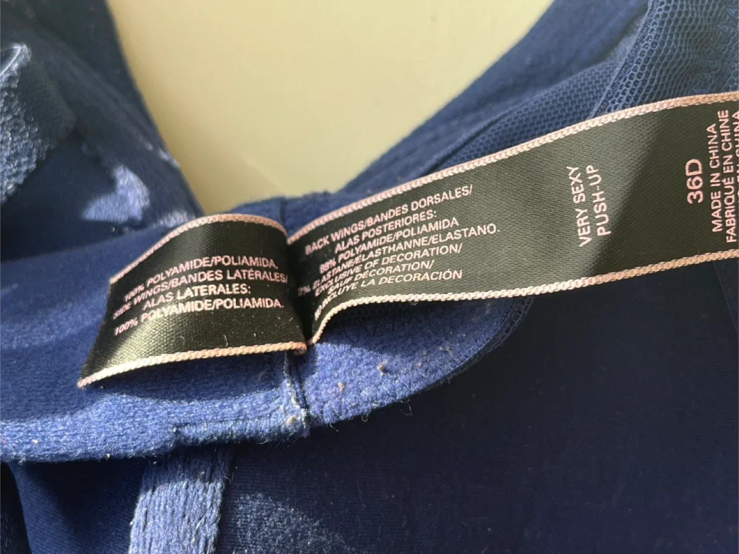 Victoria's Secret Very Sexy Push-Up Bra - 36D image indicator(4)