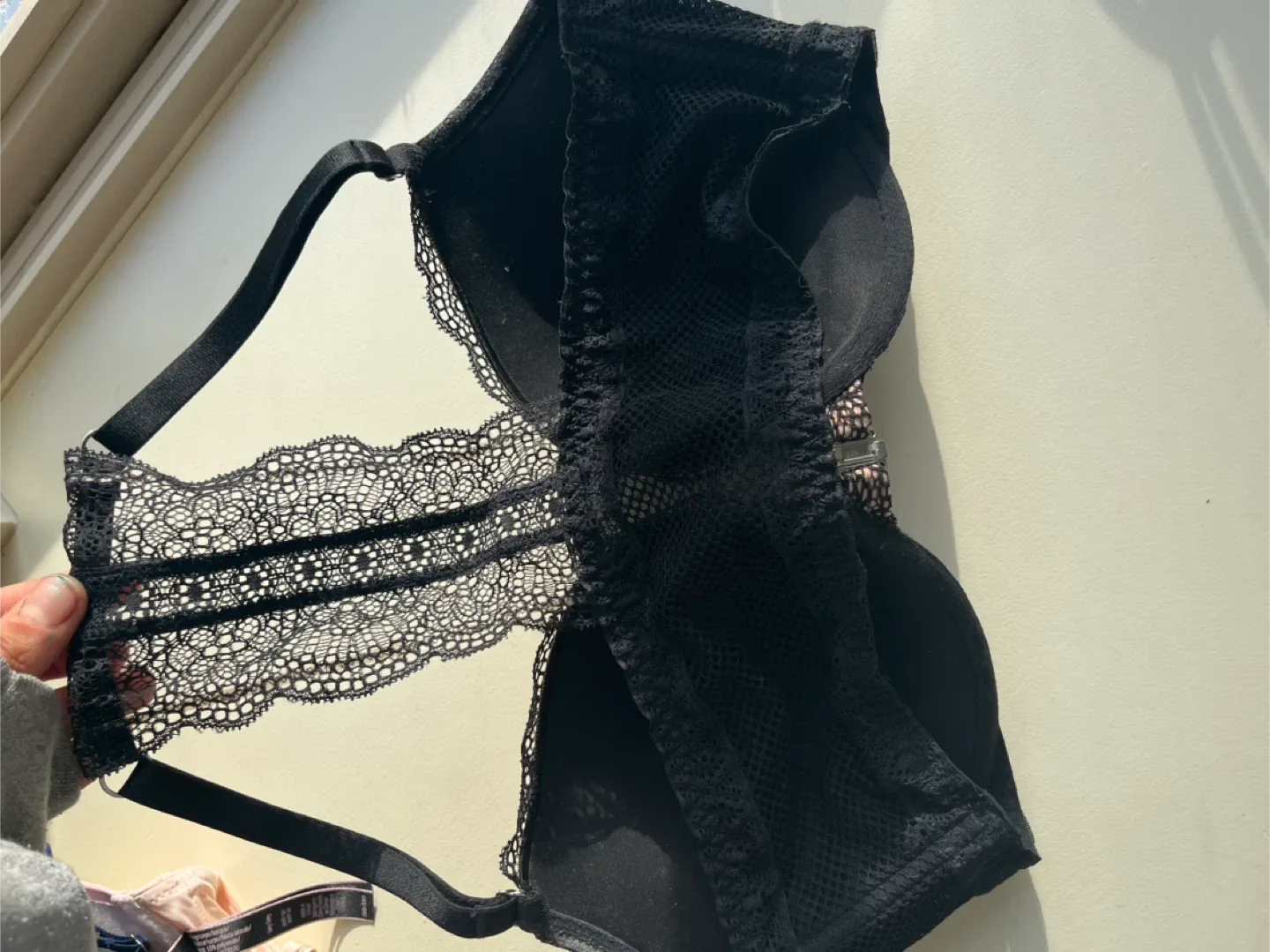 Victoria's Secret Very Sexy Push-Up Bra 36D image indicator(2)