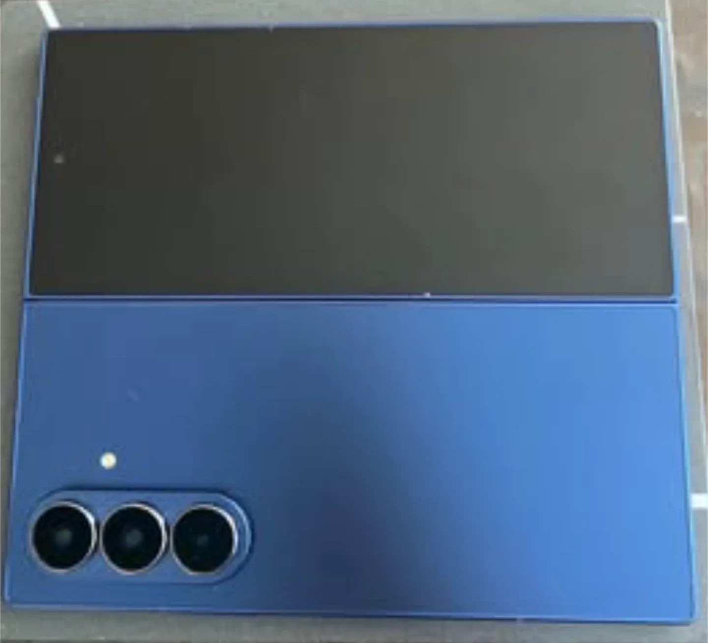 Samsung Galaxy Z Fold 7 - Blue 256gb image indicator(3)