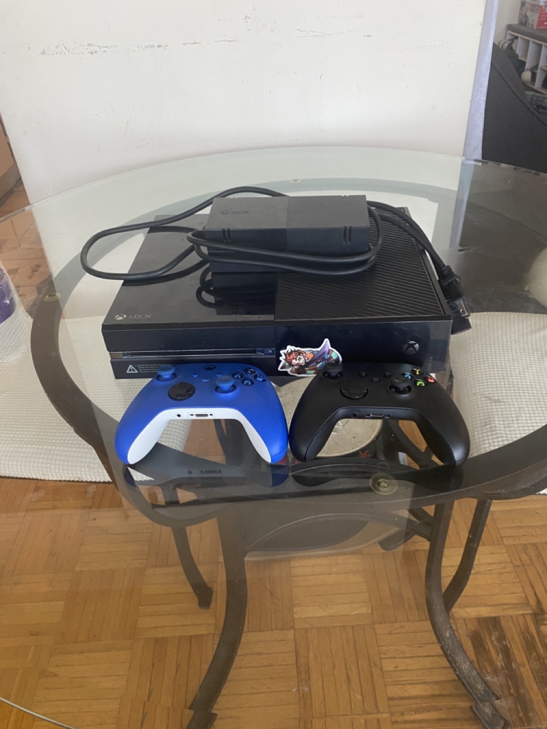 Xbox One Console with 2 Controllers - photo 2