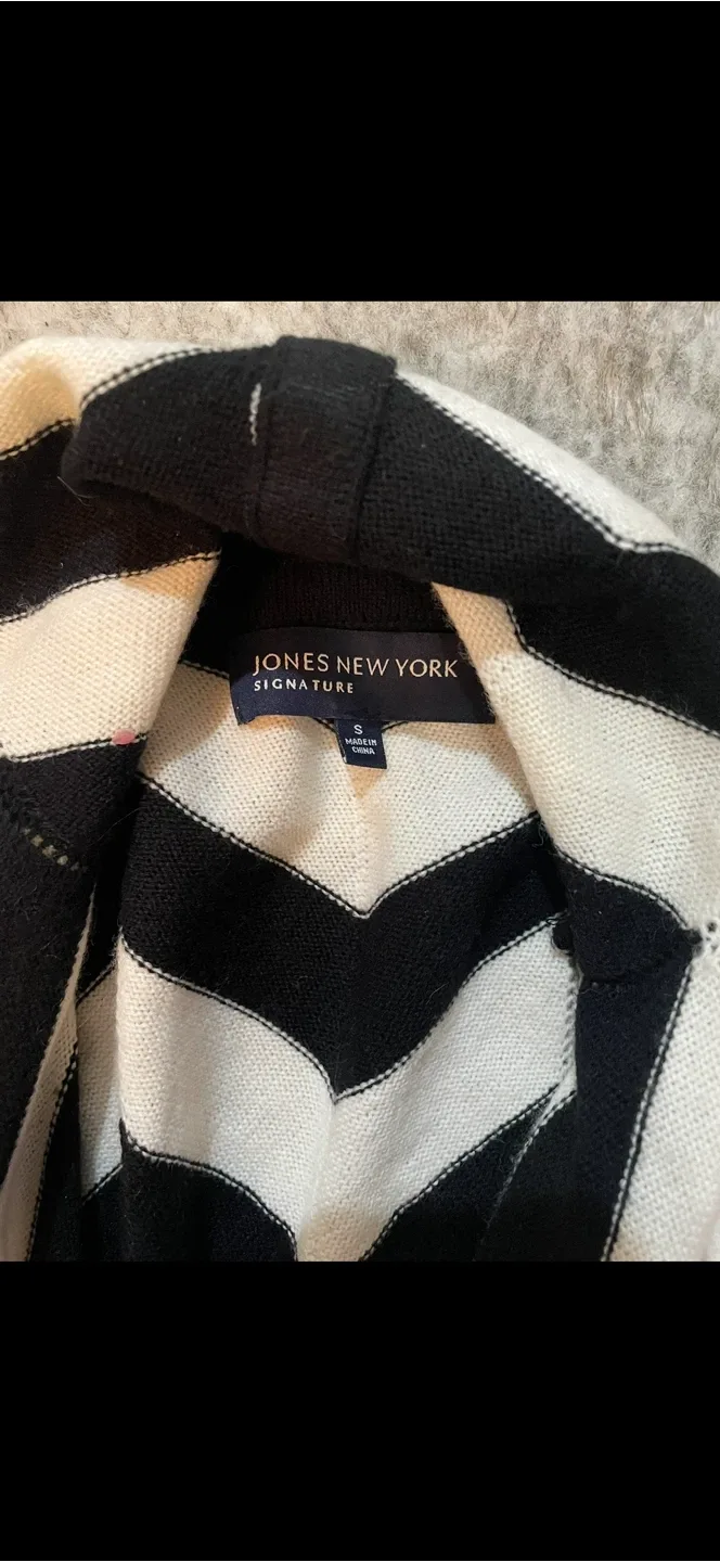 Jones New York Signature Cardigan - Size S image indicator(4)