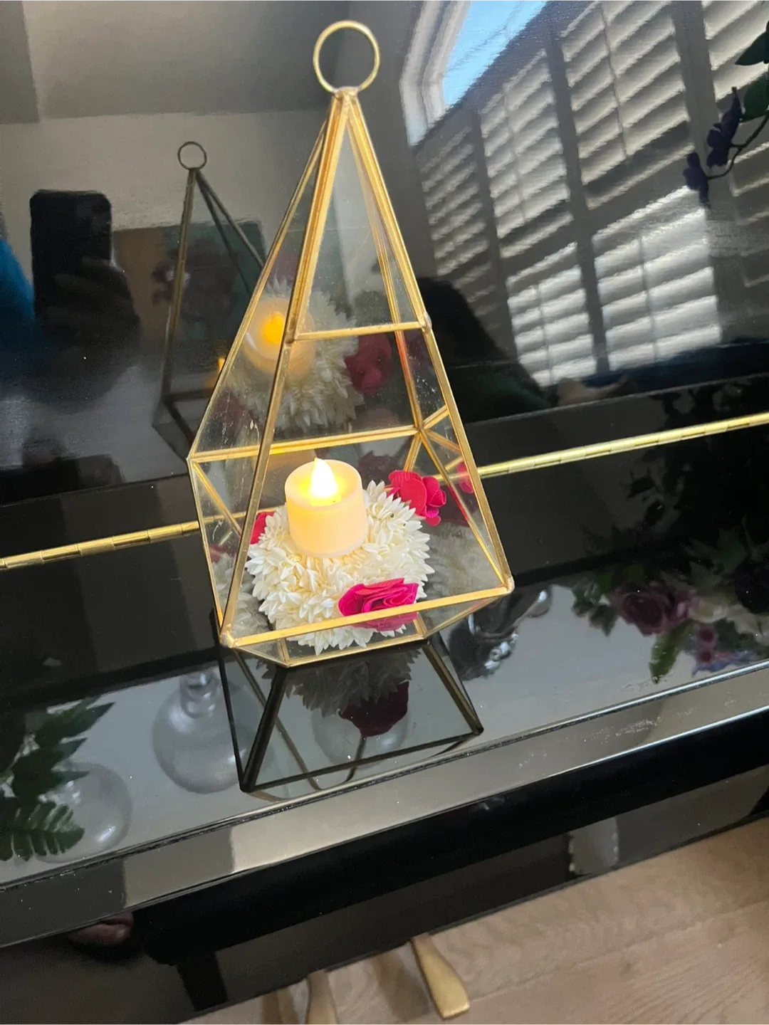 22 big plus 2 small Geometric Terrarium Set - Gold Trim image indicator(2)