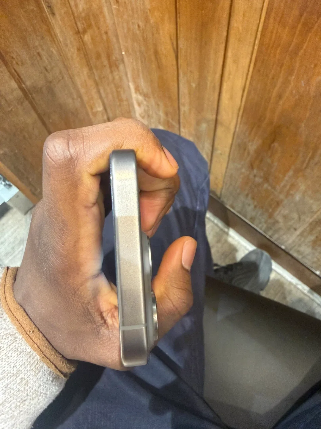 Apple iPhone 15 Pro Silver image indicator(6)