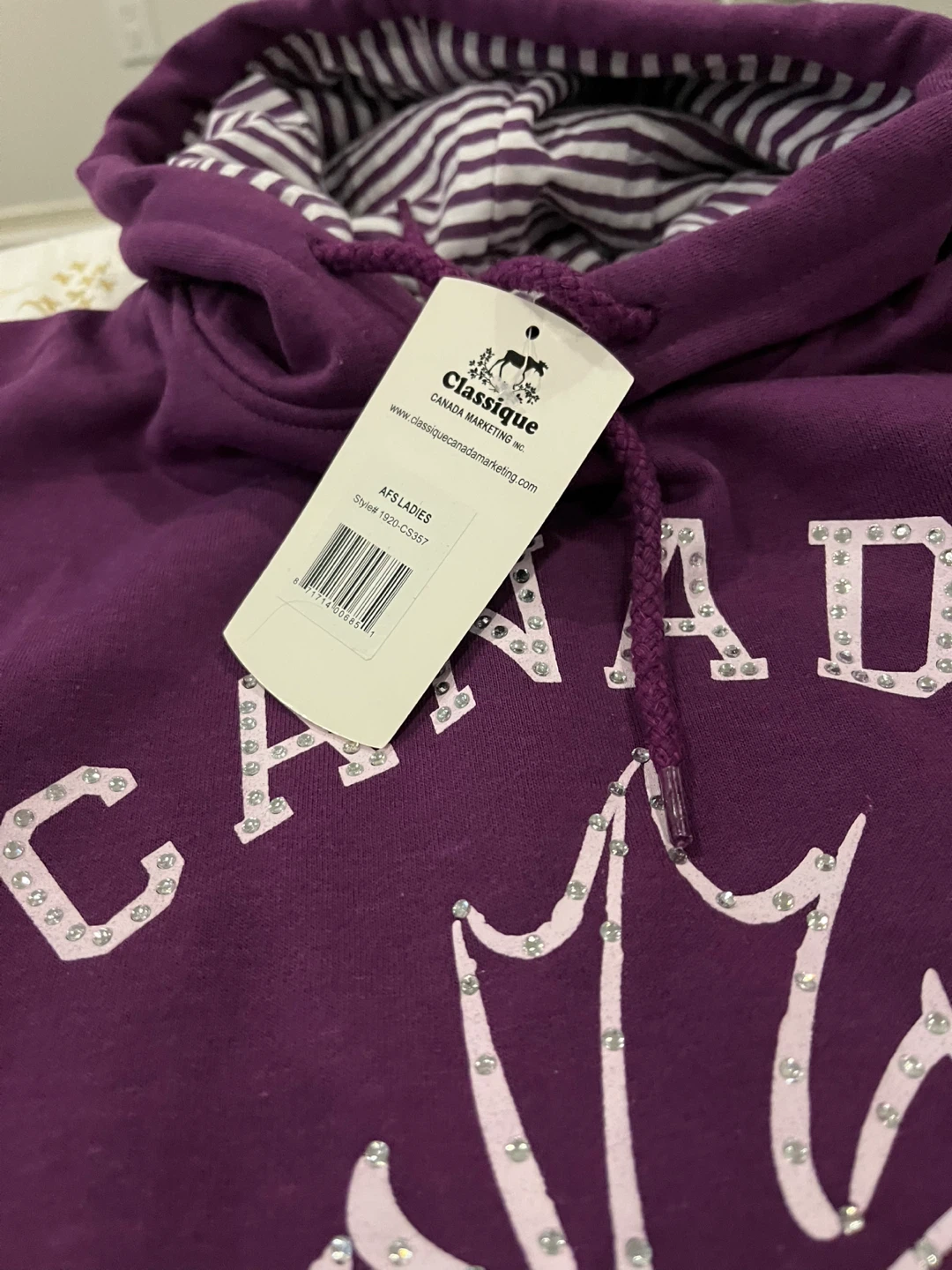 Classique Canada Ladies Hoodie - Purple new with tag - photo 4