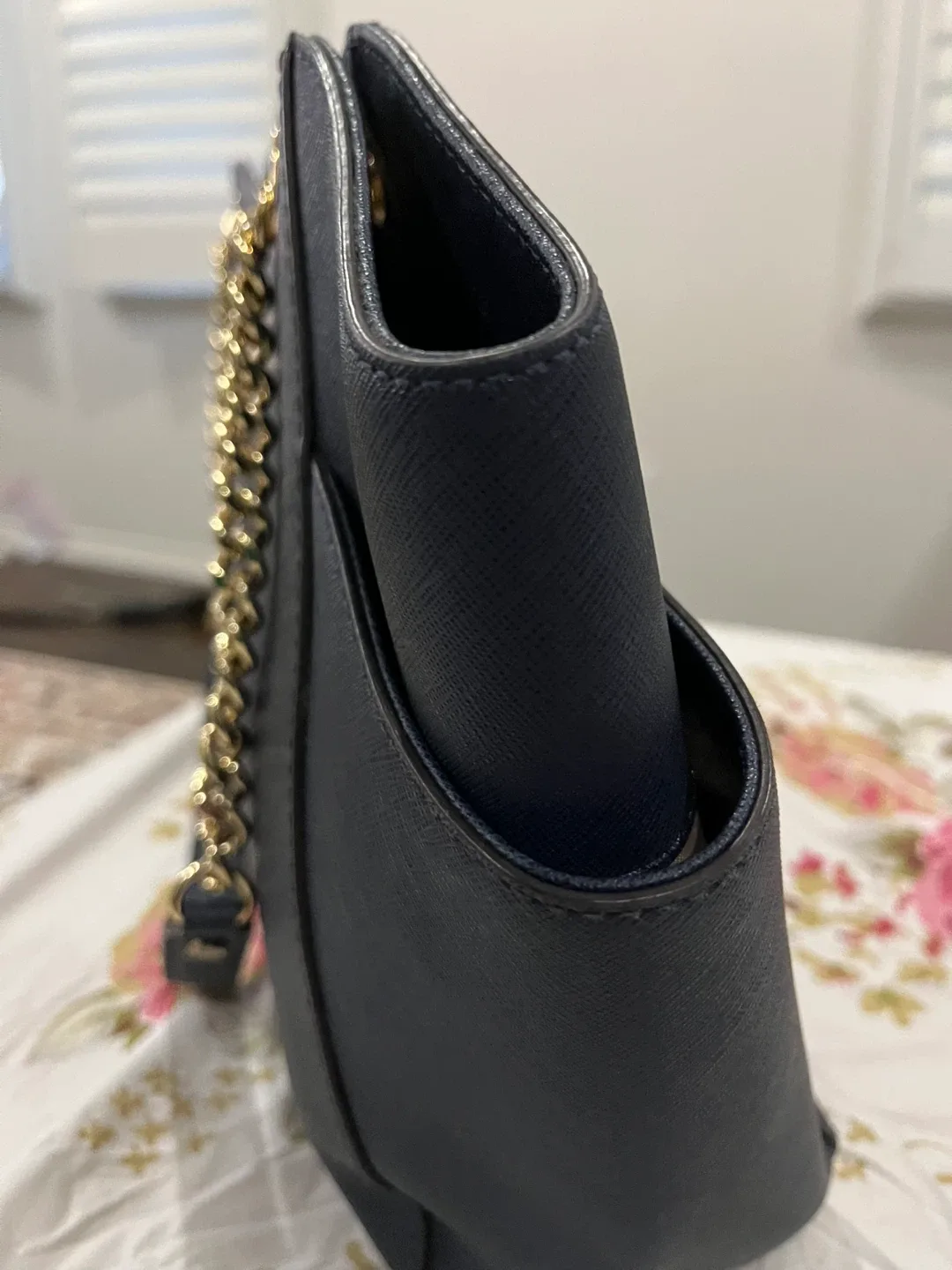 Michael Kors Black Tote Bag image indicator(6)