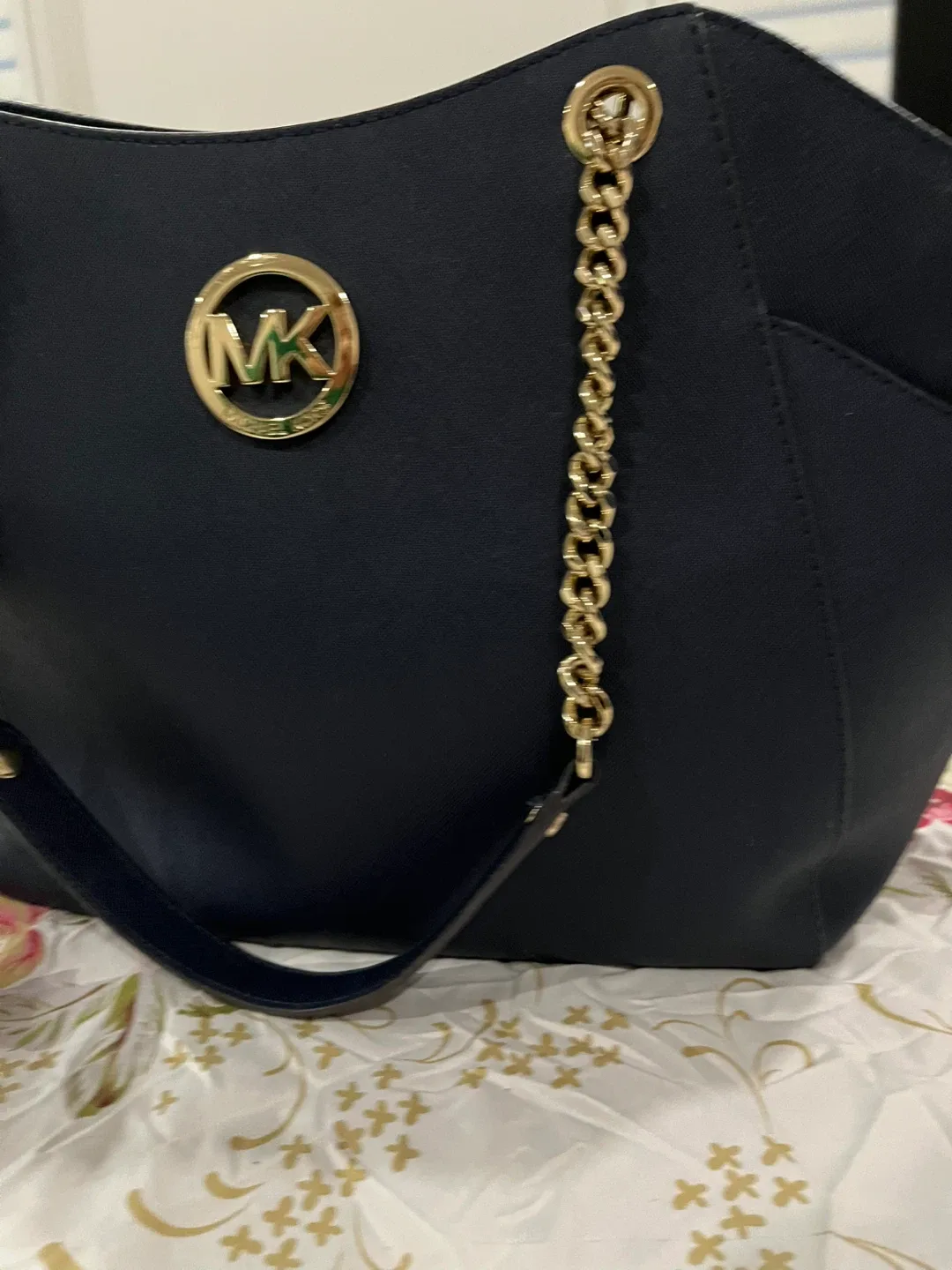 Michael Kors Black Tote Bag image indicator(4)
