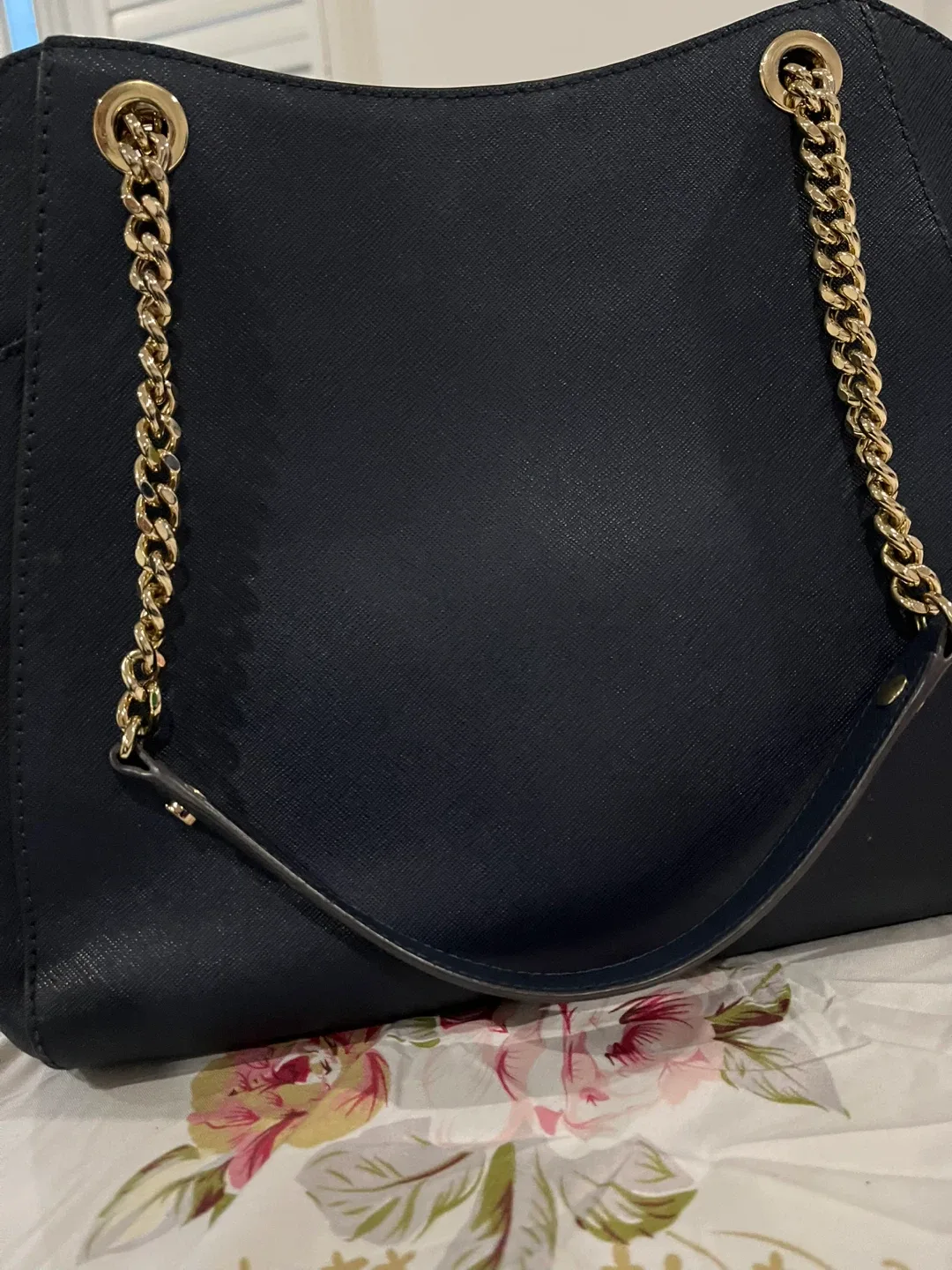 Michael Kors Black Tote Bag image indicator(5)