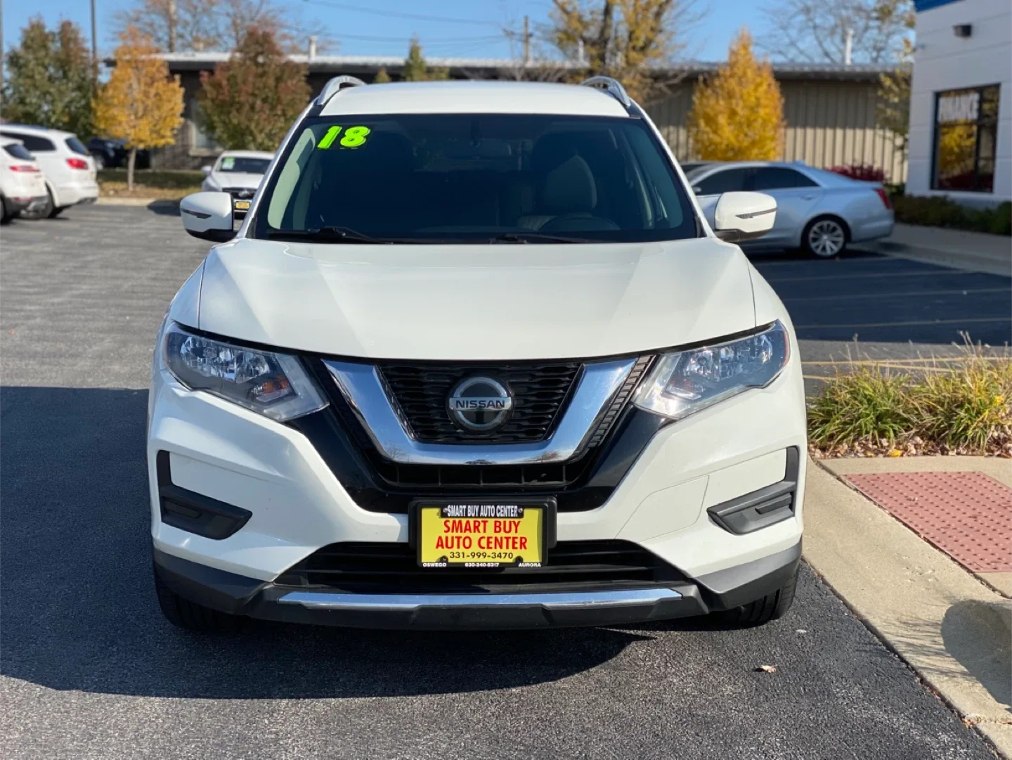 Nissan Rogue SUV - White image indicator(2)