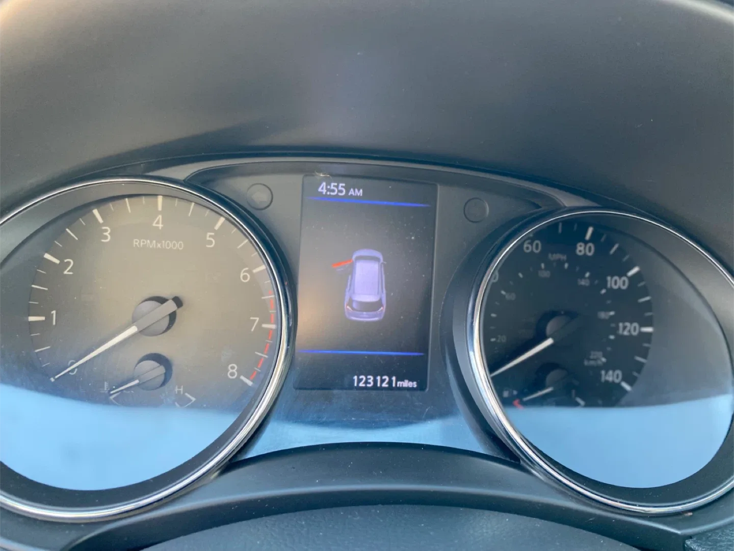 Nissan Rogue SUV - White image indicator(7)