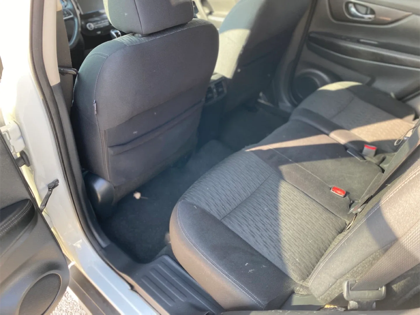 Nissan Rogue SUV - White image indicator(8)