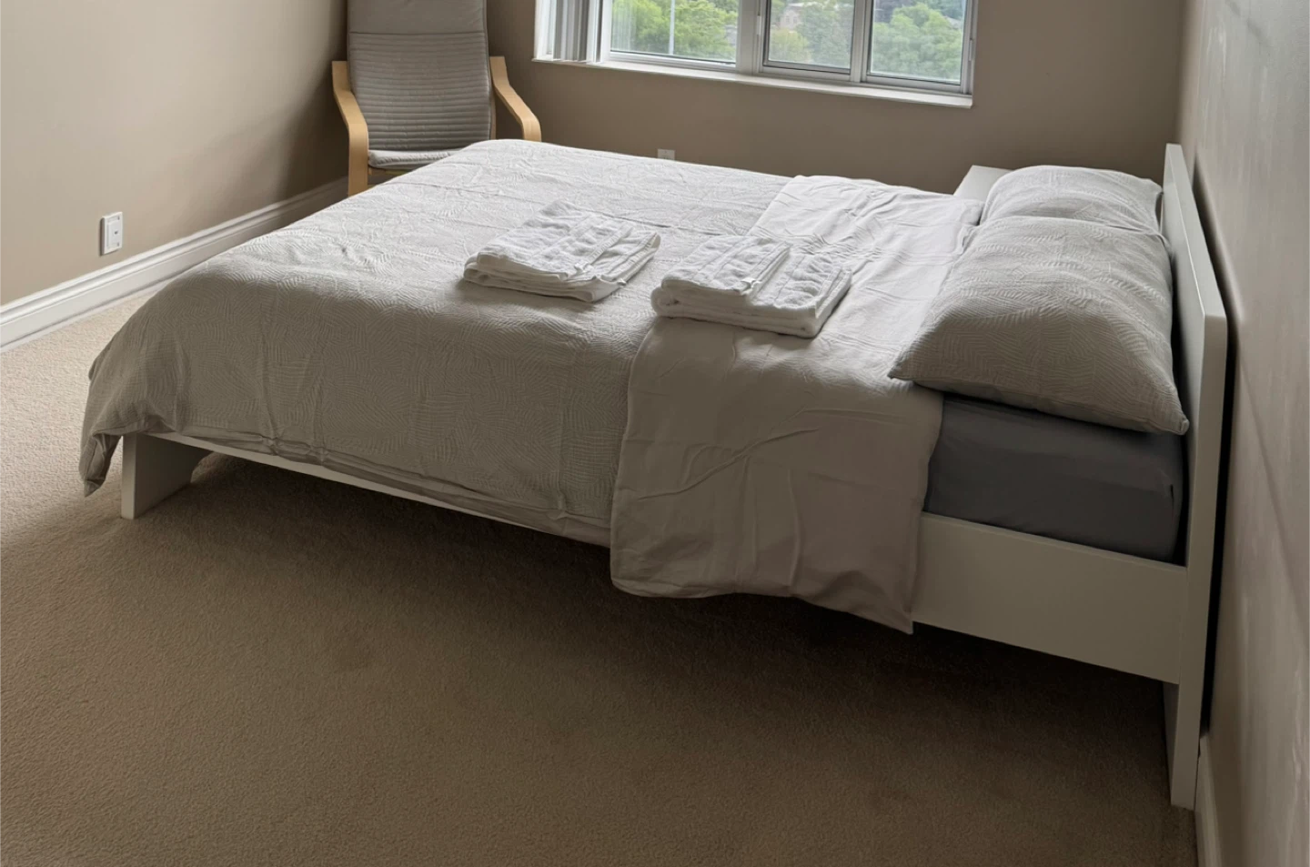 IKEA  Queen Bed Frame- White ( no damage no bug)