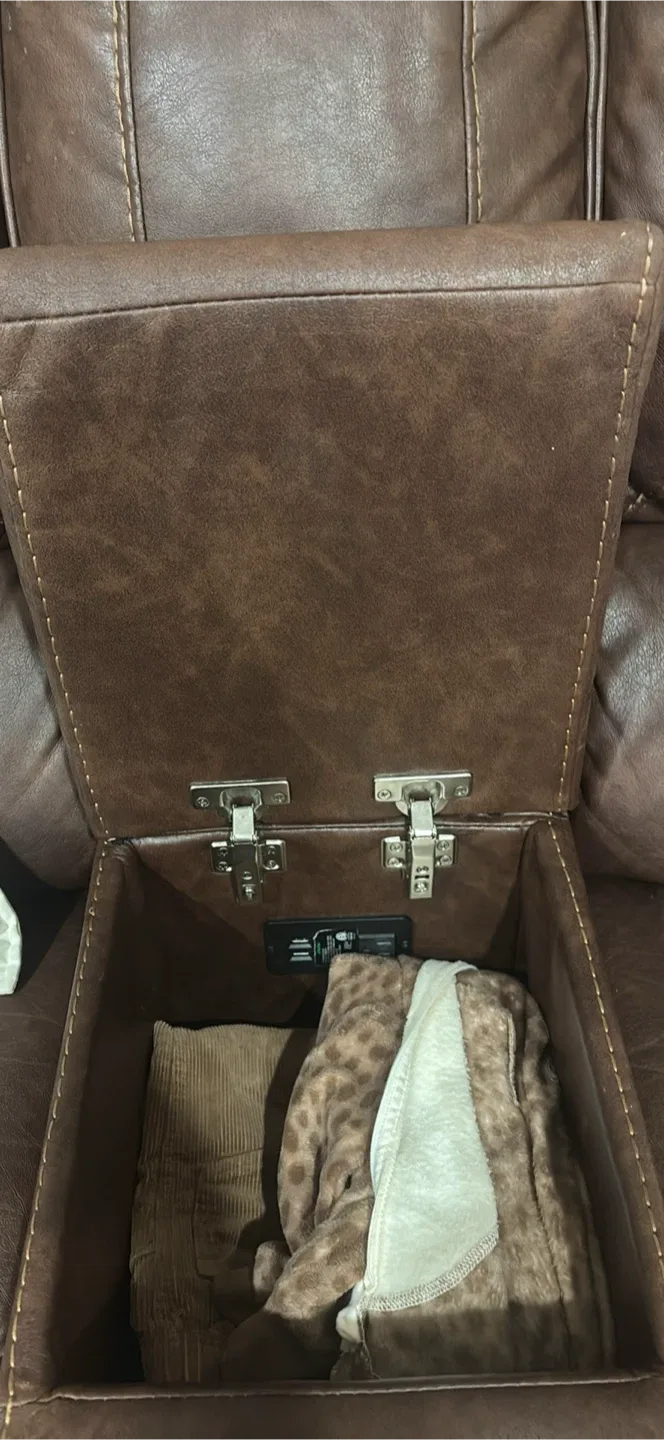 Brown Leather Reclining Loveseat with Console image indicator(2)