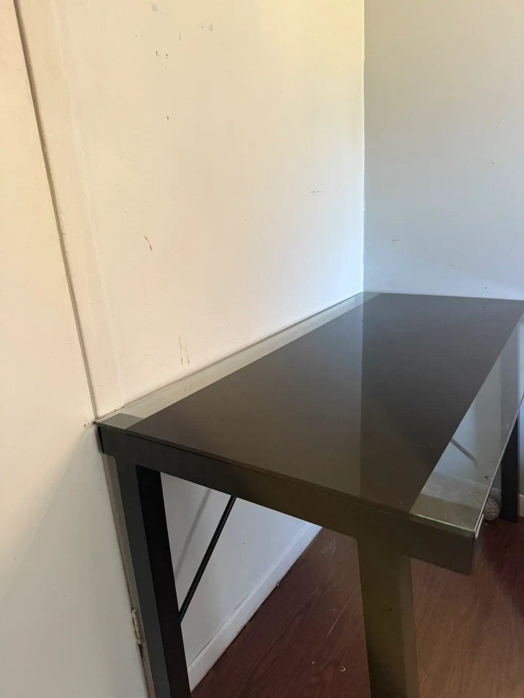 Black Glass Top Desk image indicator(4)