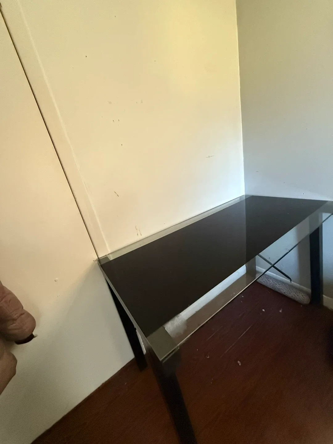 Black Glass Top Desk image indicator(2)