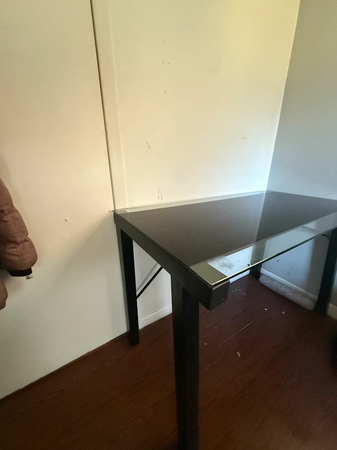 Black Glass Top Desk image indicator(3)