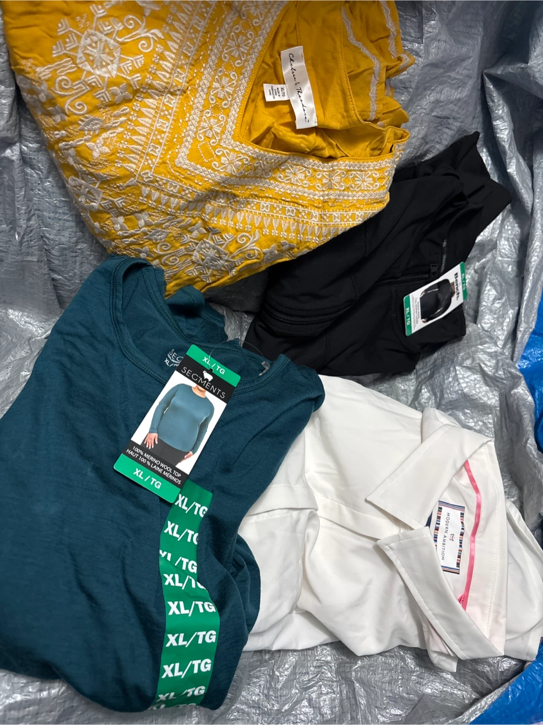 XL/TG Women's Tops Bundle (Chelsea & Theodore, Segments, Bench)
