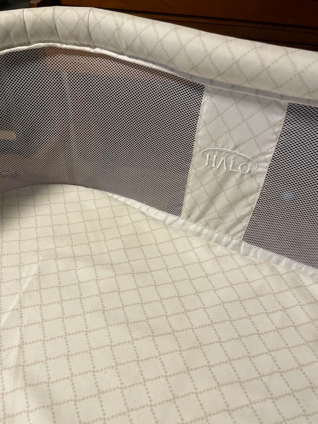 Halo BassiNest Swivel Sleeper image indicator(2)