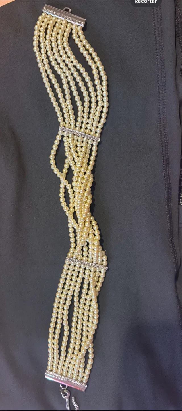 Pearl Necklace image indicator(2)