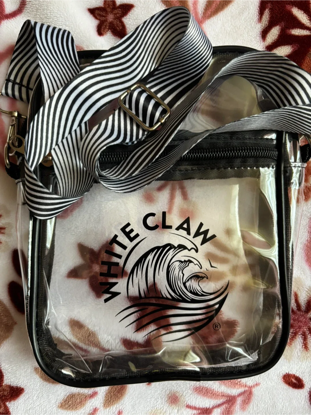 White Claw Clear Crossbody Bag image indicator(3)