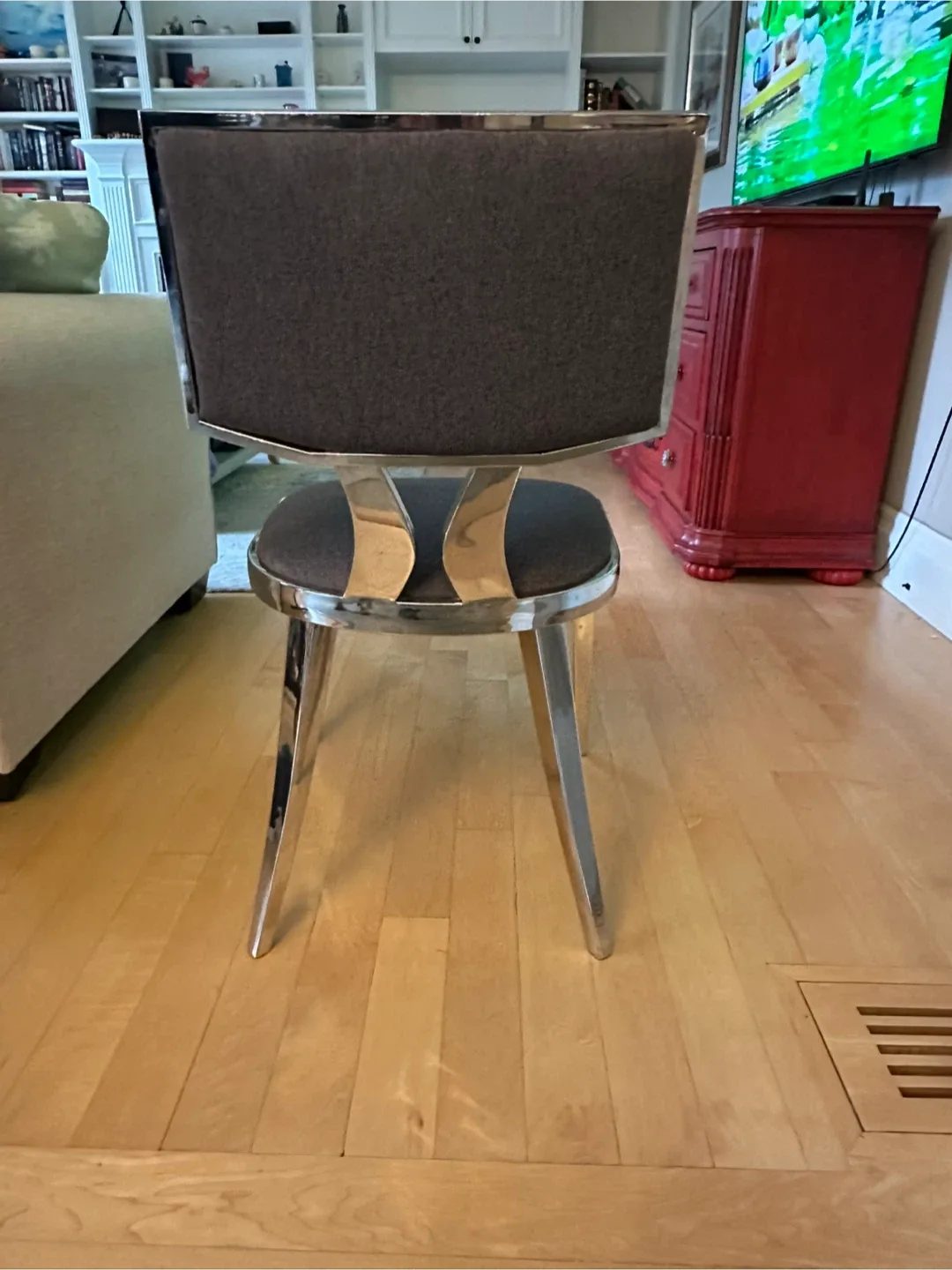 Dining Table with live edge and 8 Chrome Chairs image indicator(7)