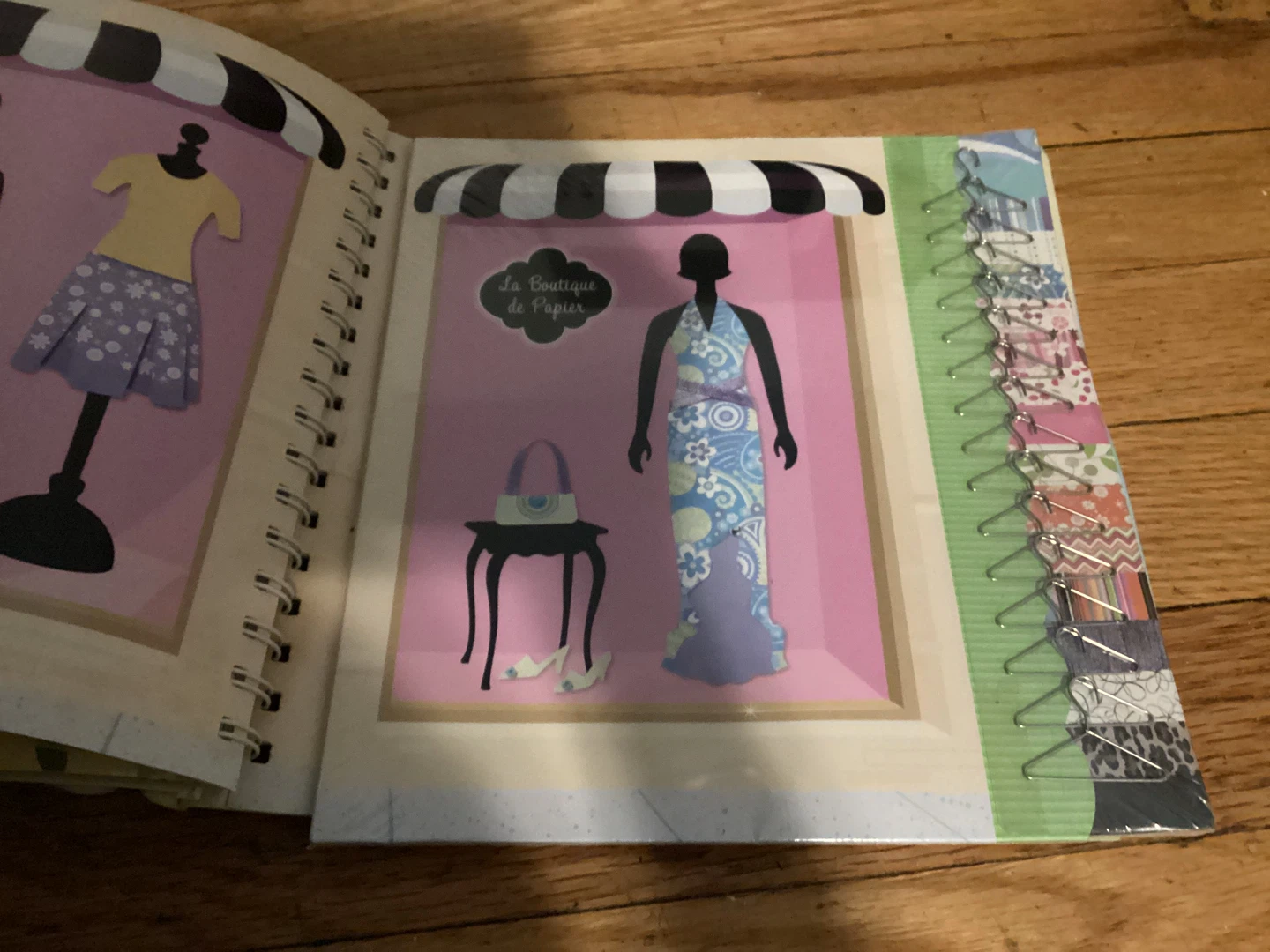 Klutz Paper Fashions Design Book - photo 2