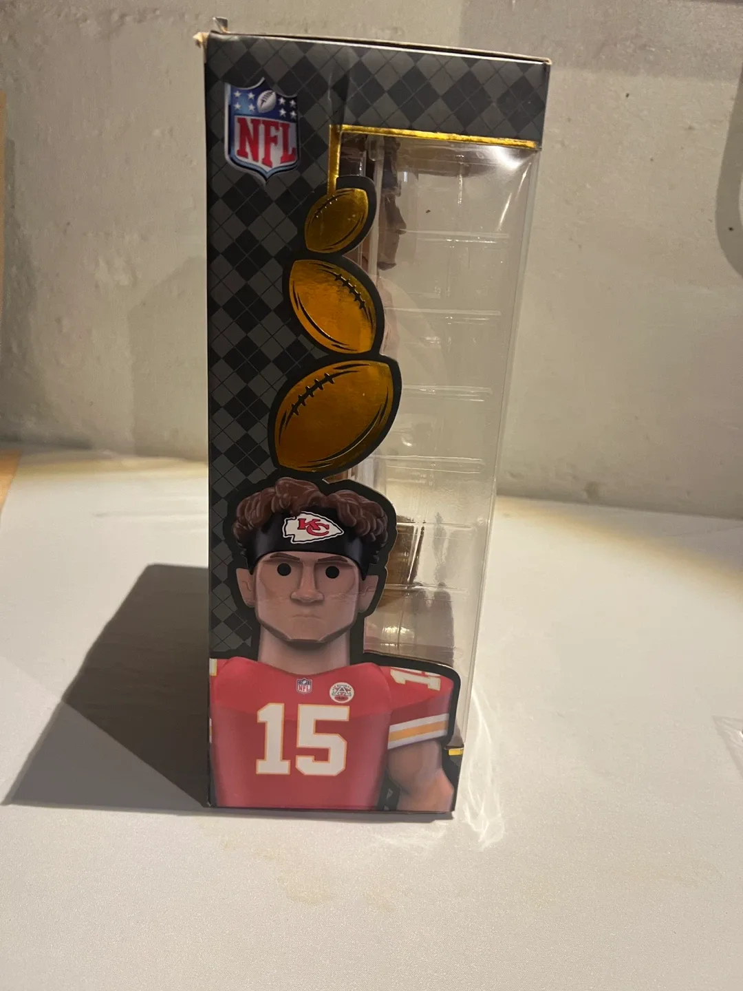 Funko NFL Gold Patrick Mahomes II Premium Vinyl Figure image indicator(2)
