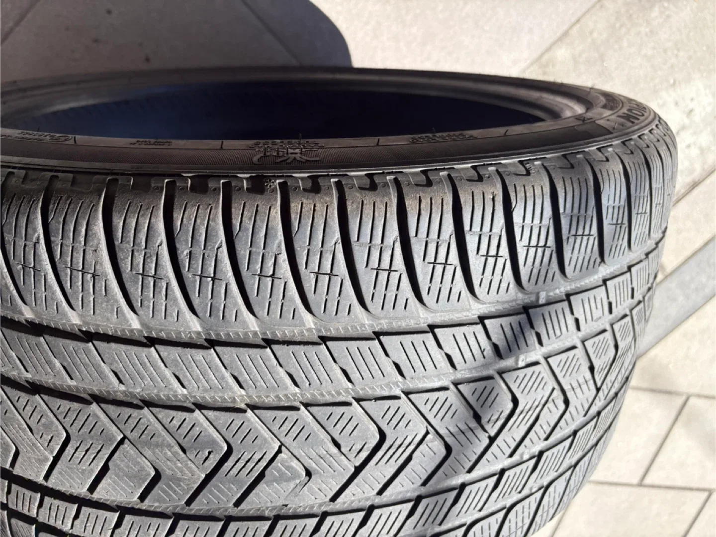 Set of 4 winter tires for quick sale image indicator(3)