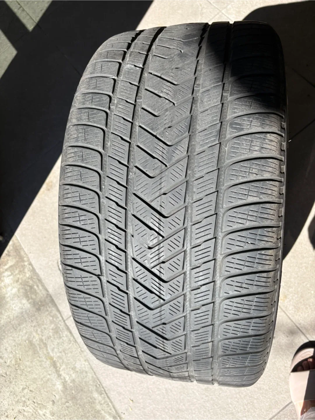 Set of 4 winter tires for quick sale image indicator(2)