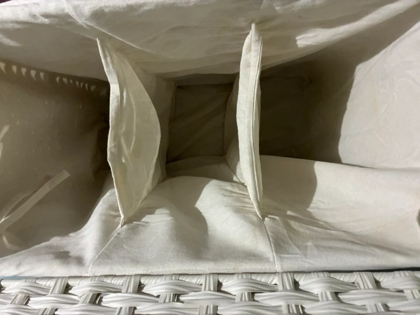 Greenstell White Rattan Laundry Hamper image indicator(2)