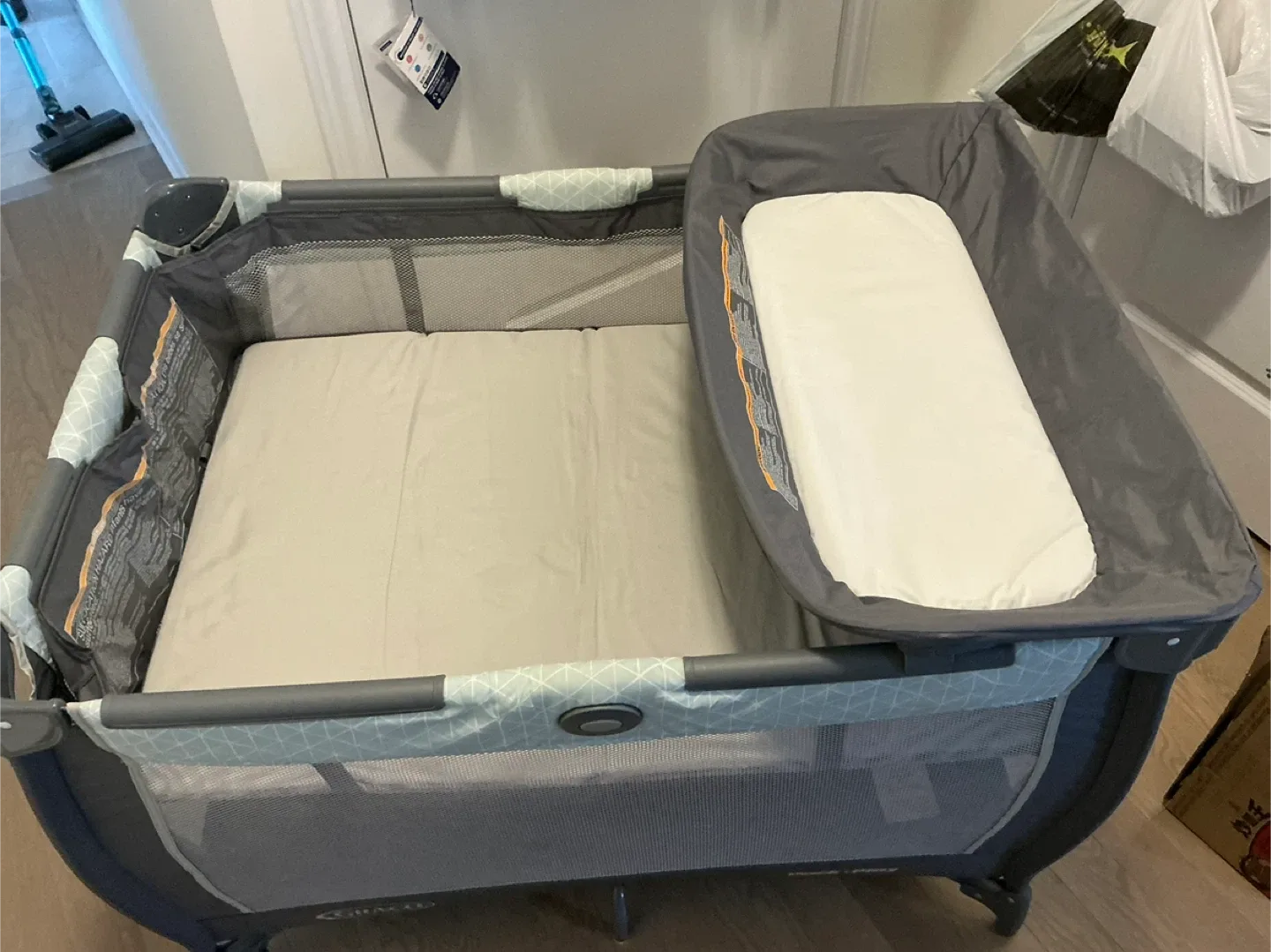 Graco Pack 'n Play Playard image indicator(2)