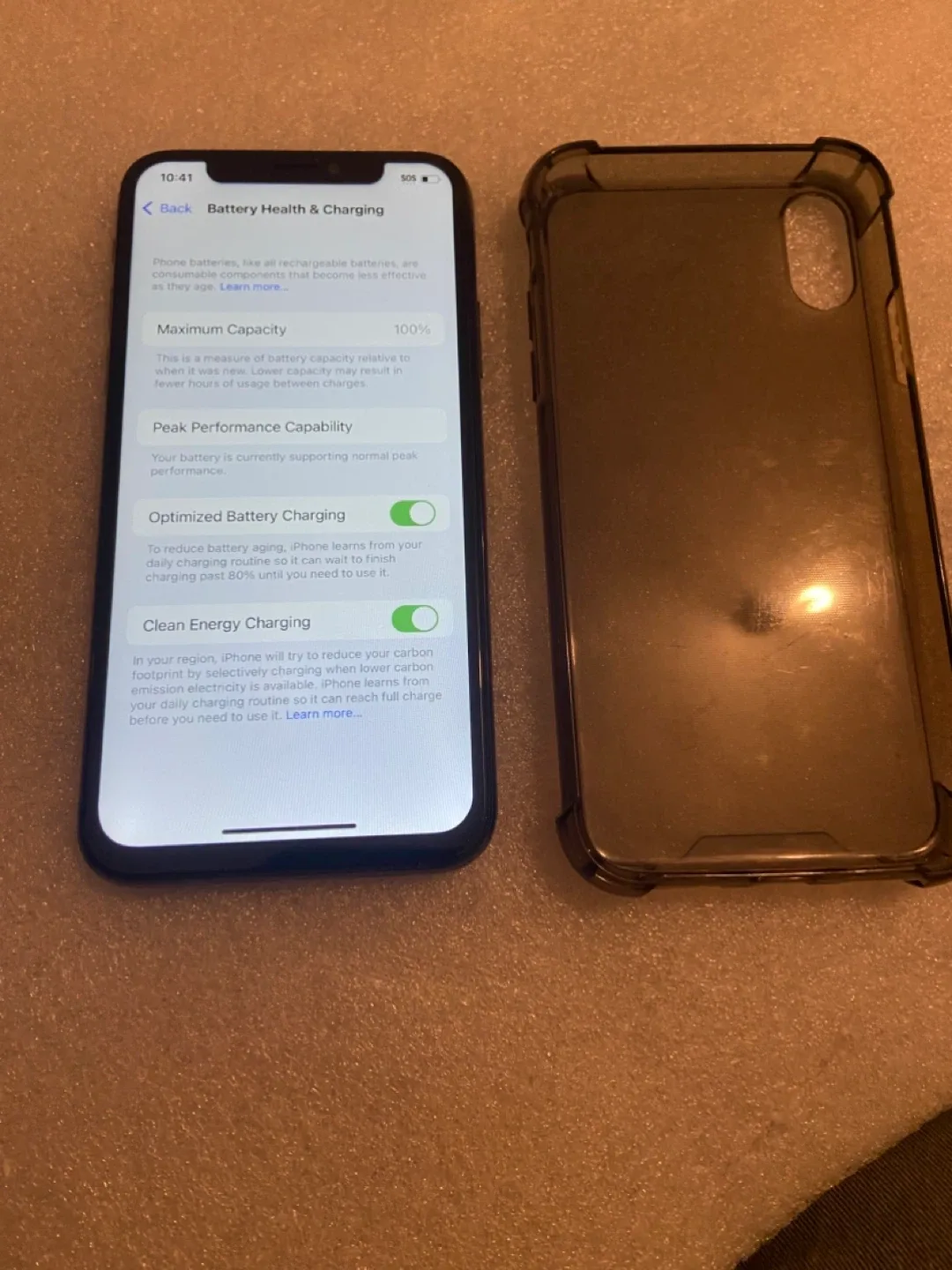 iPhone X - Gray with Case Unlocked Mint Condition Read image indicator(5)