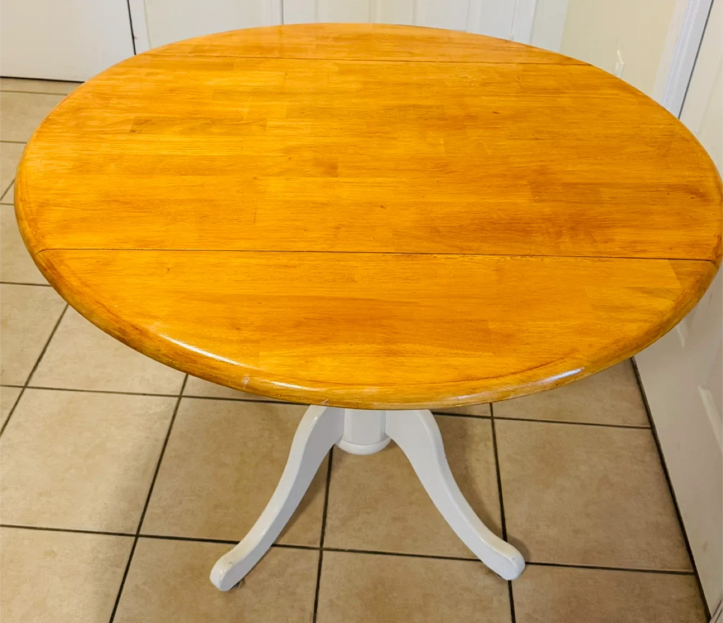 Wooden Round Drop Leaf Table image indicator(2)