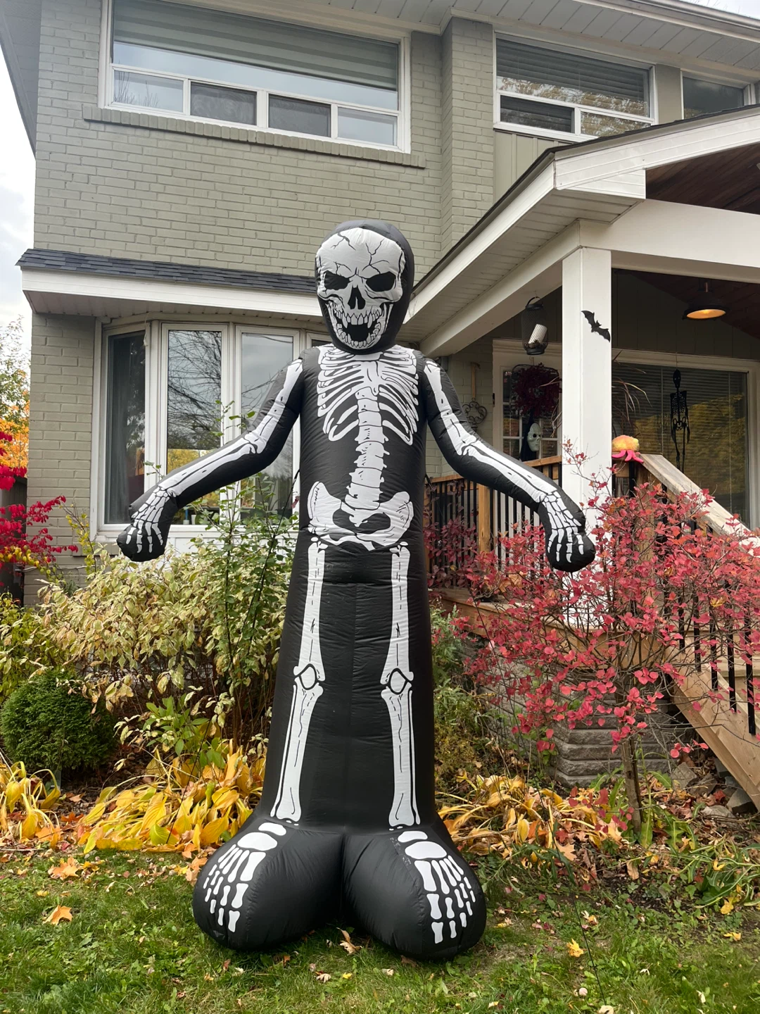 Spirit 8 Ft. Inflatable Light-Up Skeleton - photo 5
