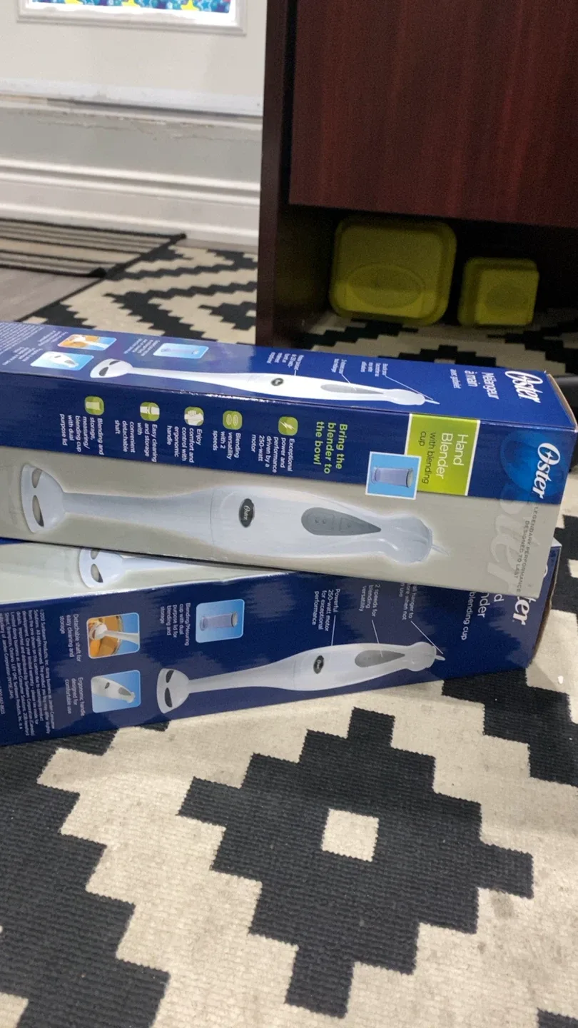 Oster Hand Blender with Blending Cup - New thumbnail