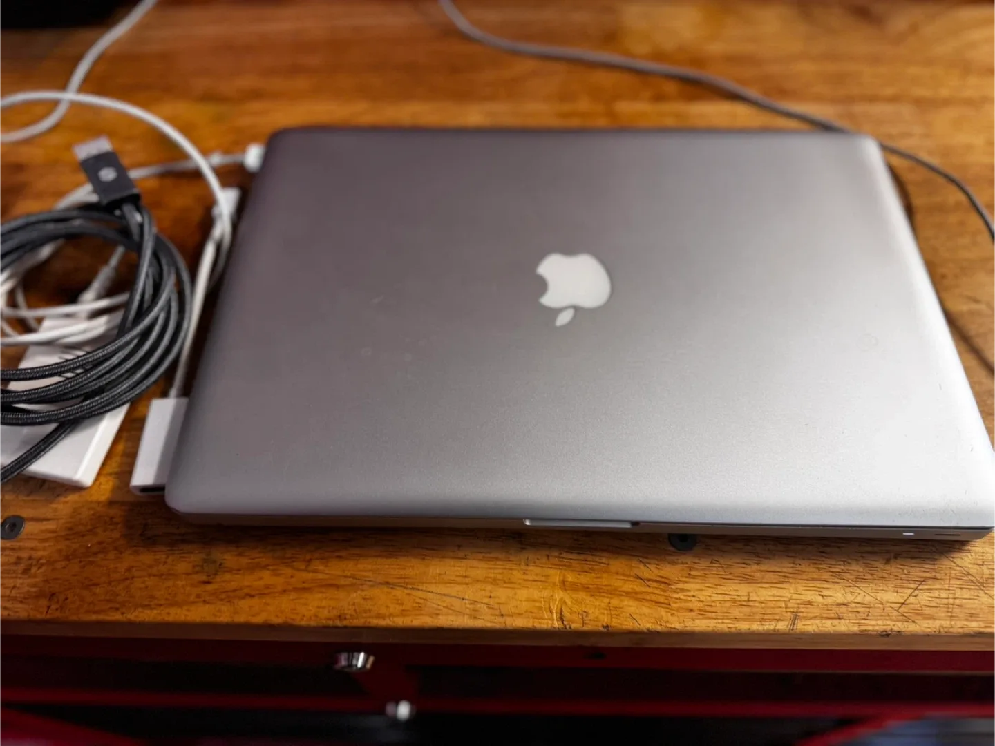 Apple MacBook Pro 15-inch, Mid 2012 image indicator(2)