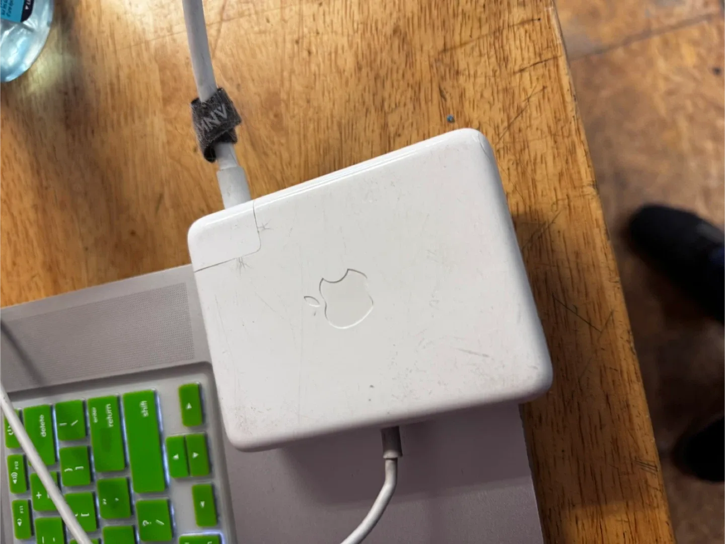 Apple MacBook Pro 15-inch, Mid 2012 image indicator(4)