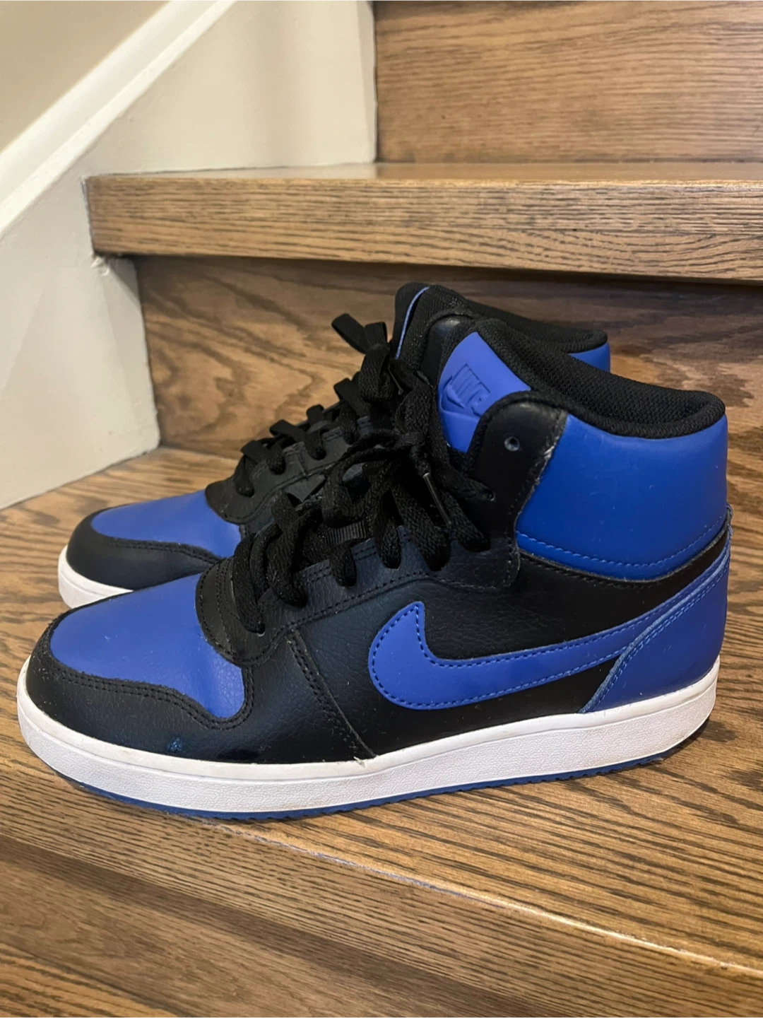 Nike Shoes - US 7.5