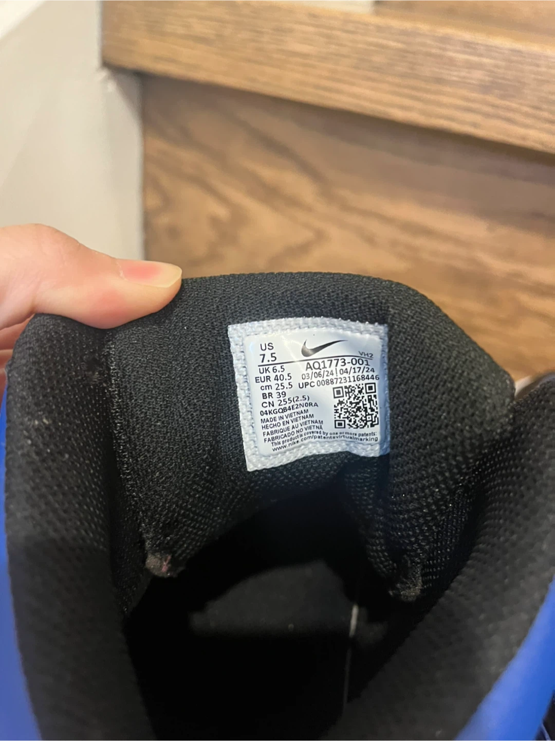 Nike Shoes - US 7.5 - photo 4