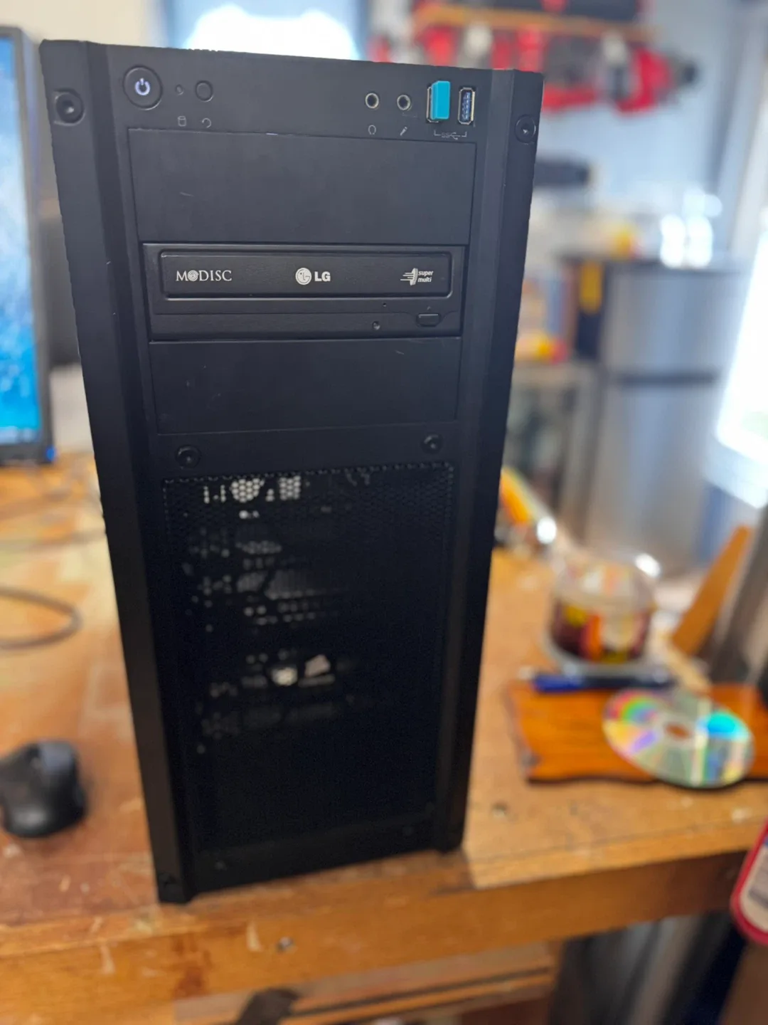 Custom Desktop PC - Intel i5-7500, 16GB RAM, Windows 10 image indicator(2)