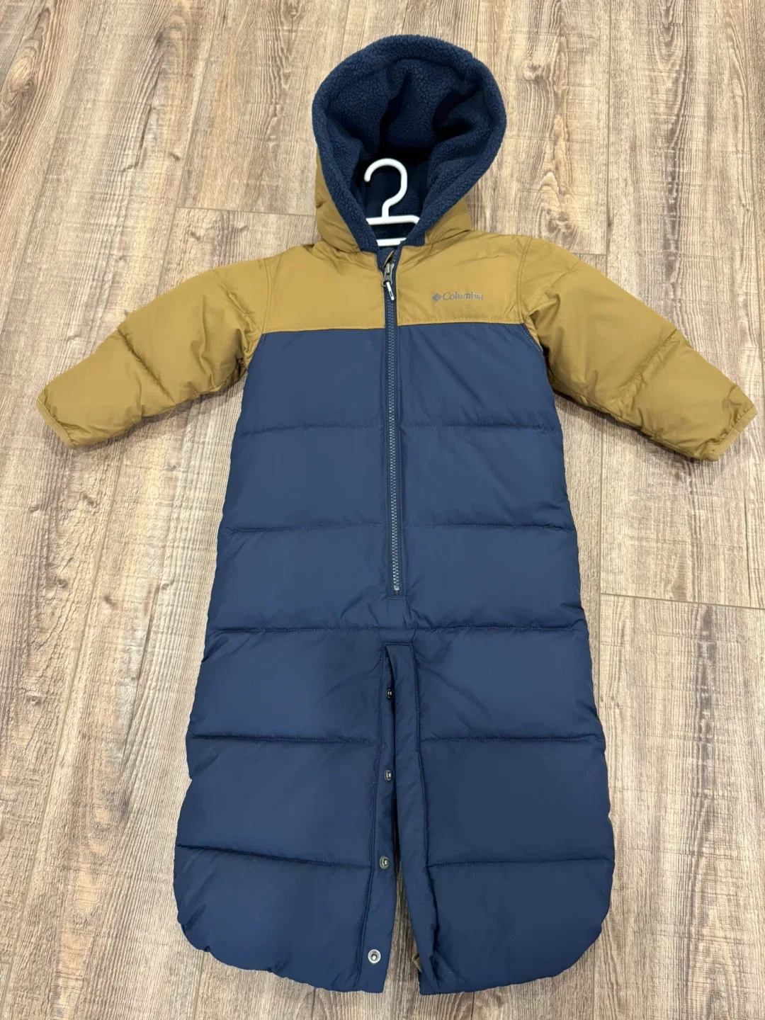 Brand new Columbia Puffer Snowsuit - Size 12-24Months image indicator(2)