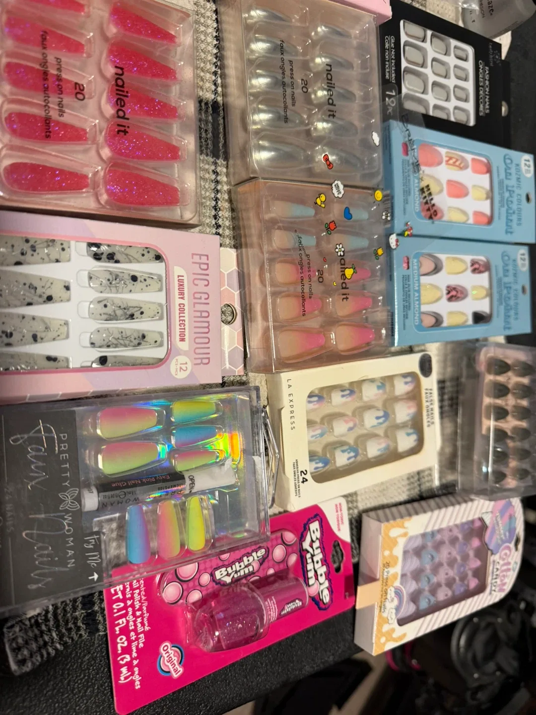 Press on nail kit bundle image indicator(2)