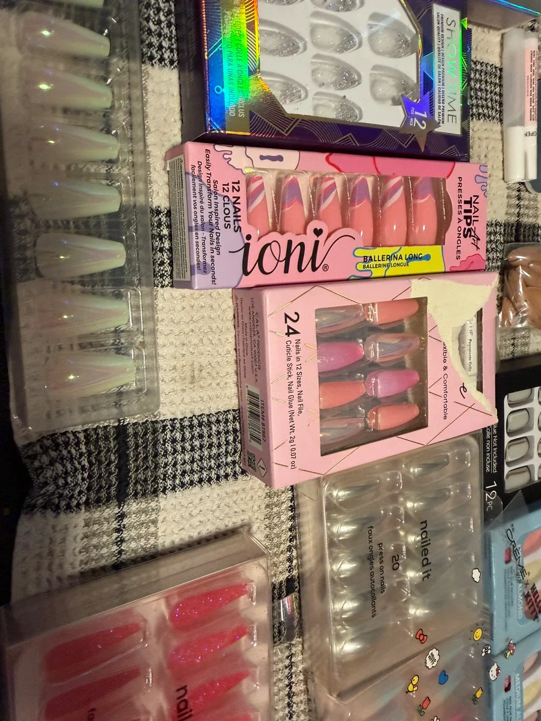 Press on nail kit bundle image indicator(6)