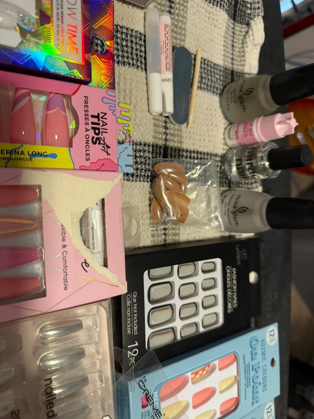 Press on nail kit bundle image indicator(4)