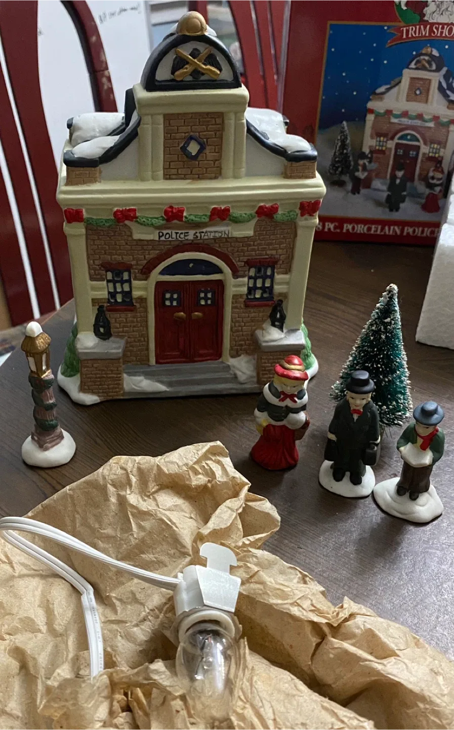Santa's Trim Shoppe Porcelain Police Station image indicator(3)