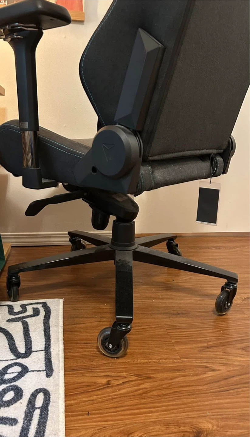 Secretlab Omega 2020 Gaming Chair - photo 4
