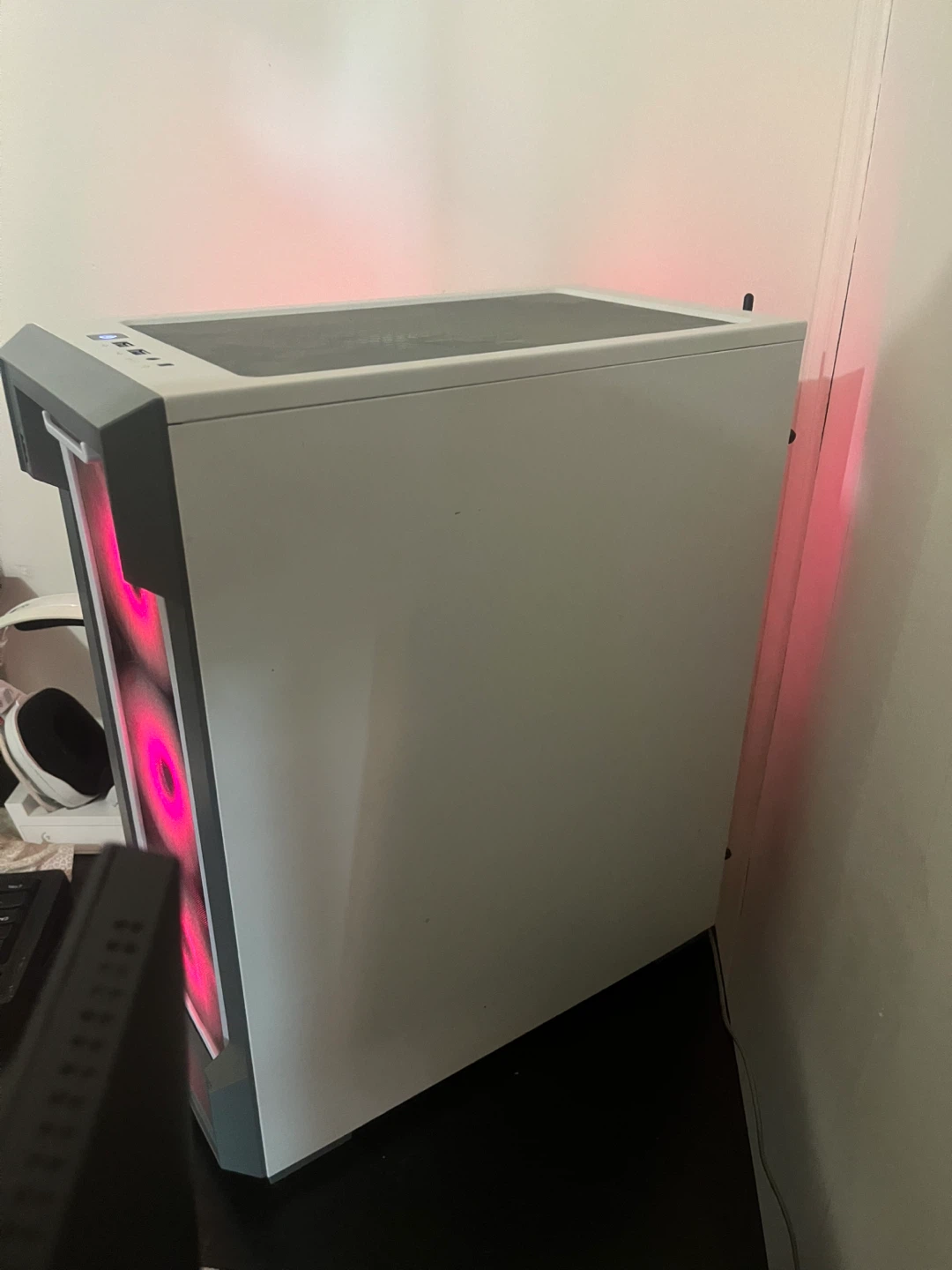 Custom White Gaming PC - photo 5