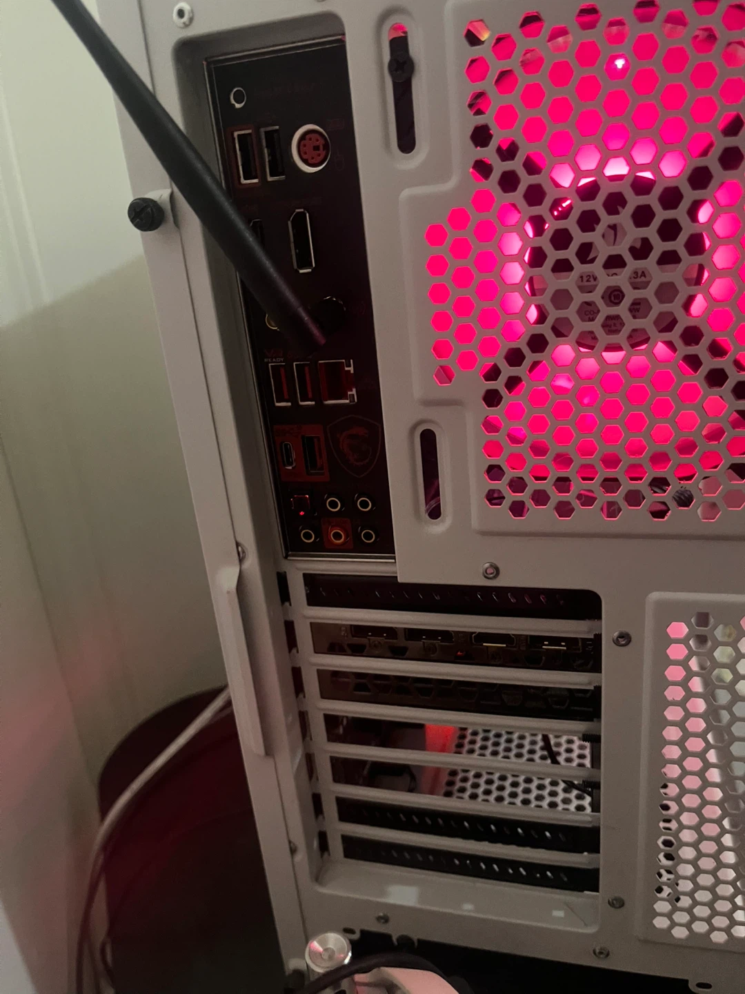 Custom White Gaming PC - photo 4